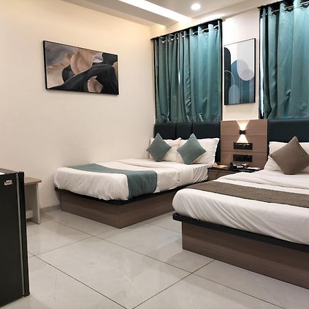 Hotel Paris Plaza Ahmedabad Eksteriør billede