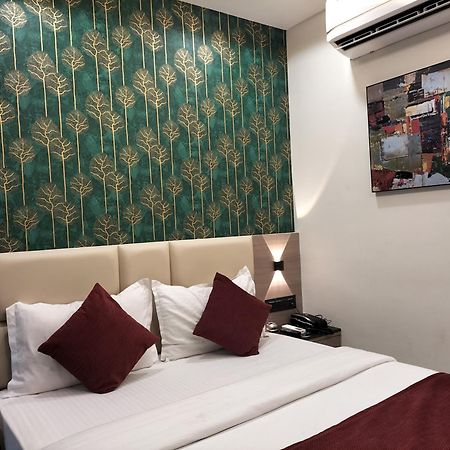 Hotel Paris Plaza Ahmedabad Eksteriør billede