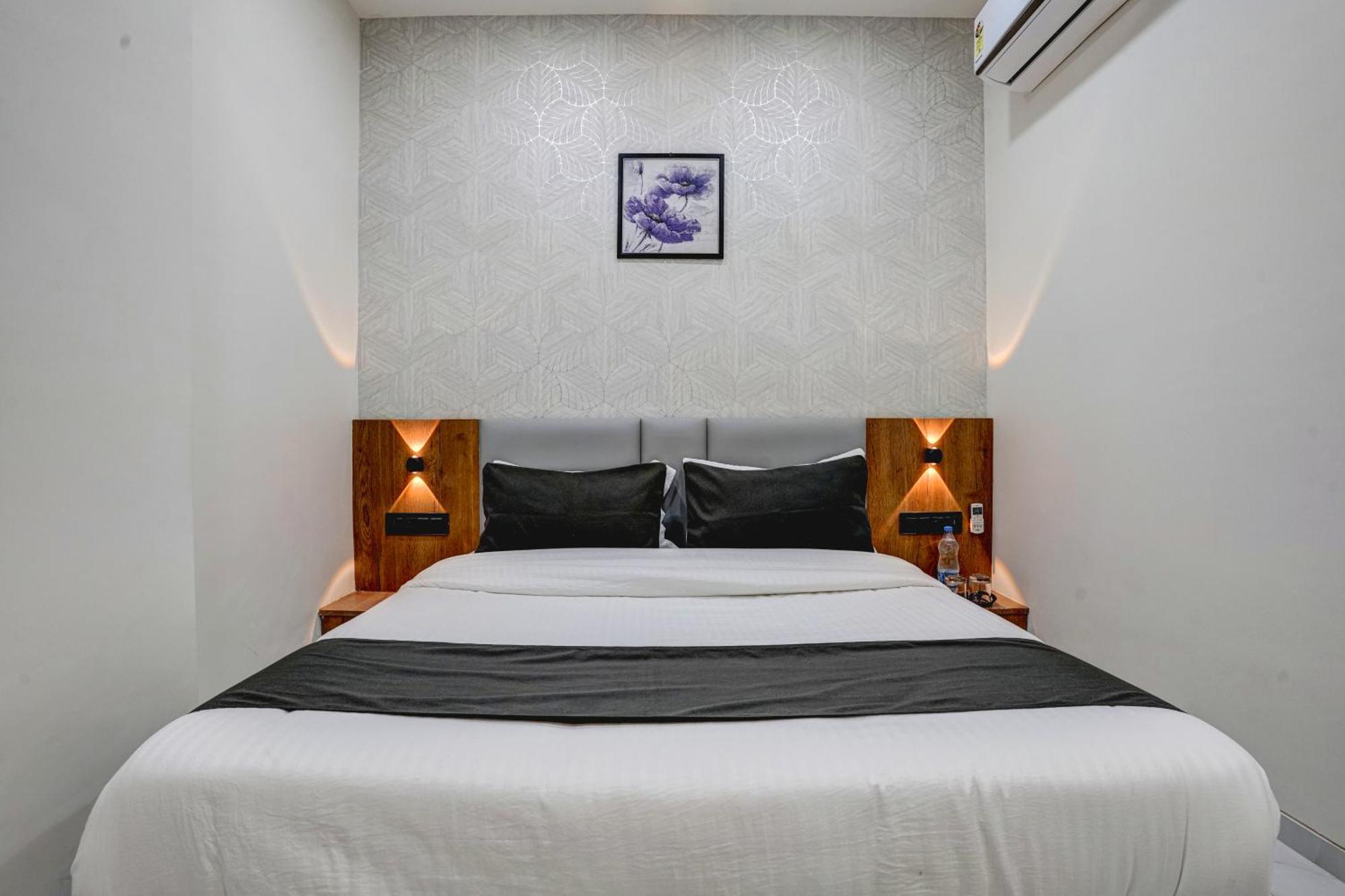 Hotel Paris Plaza Ahmedabad Eksteriør billede