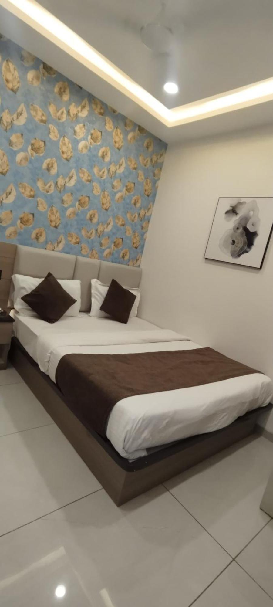Hotel Paris Plaza Ahmedabad Eksteriør billede