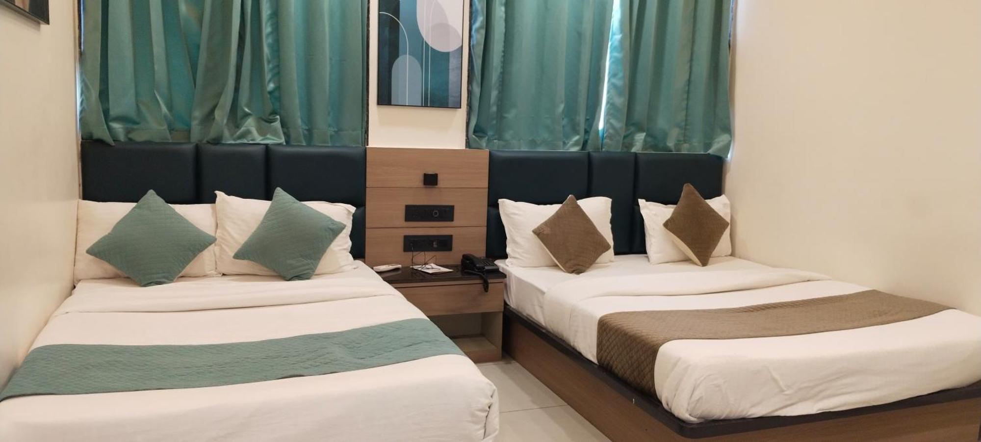 Hotel Paris Plaza Ahmedabad Eksteriør billede