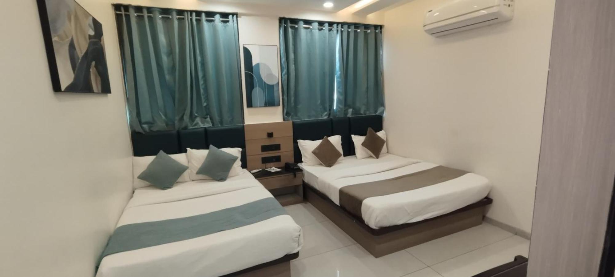 Hotel Paris Plaza Ahmedabad Eksteriør billede